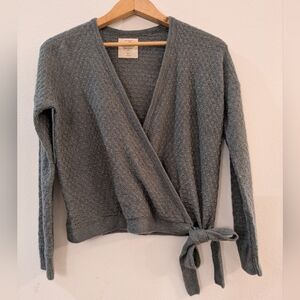Hollister gray tie front sweater size small